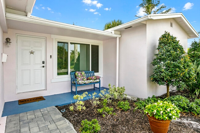 1702 N L St in Lake Worth Beach, FL - Building Photo - Building Photo