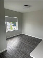 135 - 153 Waterman Ave in East Providence, RI - Foto de edificio - Building Photo