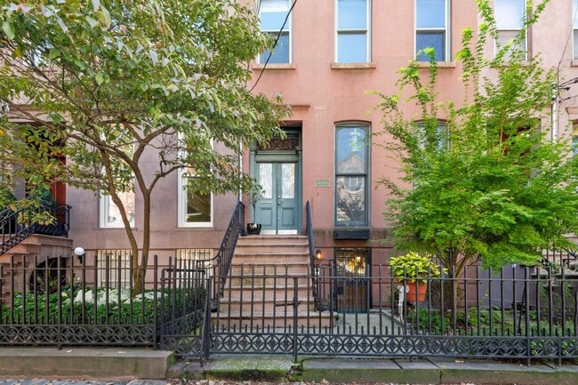 property at 113 Sussex St