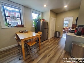 1914 Beacon St in Boston, MA - Foto de edificio - Building Photo