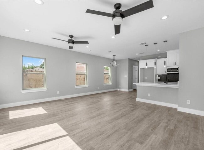 8910 De Priest St in Houston, TX - Building Photo - Building Photo