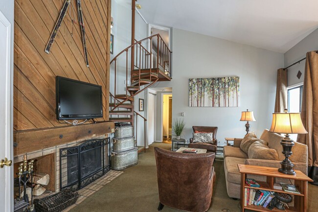 property at 1977 Soda Ridge Rd