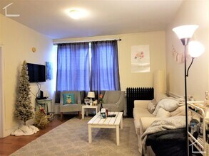 320 St Paul St in Brookline, MA - Building Photo - Building Photo