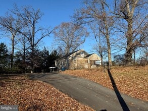 9300 Sanger St in Lorton, VA - Building Photo - Building Photo