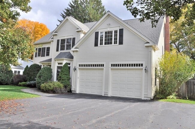 27 Mellon Rd in Wellesley, MA - Building Photo - Building Photo