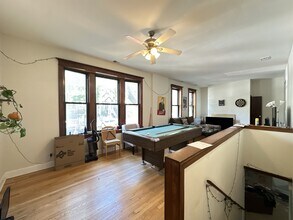 1107 W Barry Ave, Unit M08H in Chicago, IL - Building Photo - Building Photo