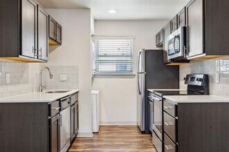 4627 Munger Ave in Dallas, TX - Building Photo - Building Photo