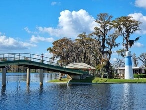 1401 W State Road 50 in Clermont, FL - Foto de edificio - Building Photo