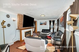 10805 S Shore Dr in Minneapolis, MN - Building Photo - Building Photo