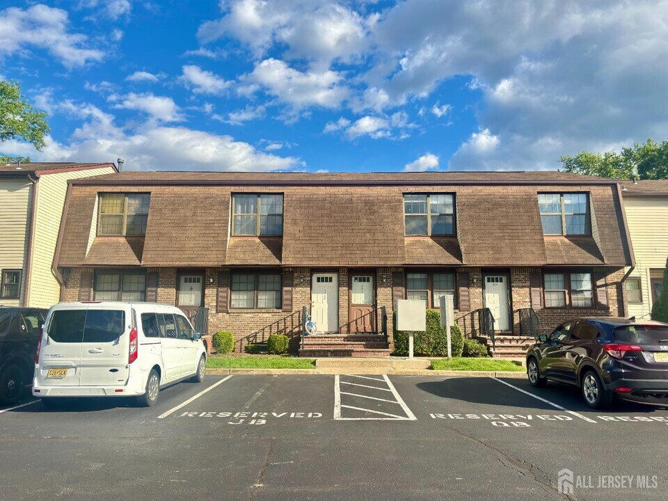 222 Orlando St in Edison, NJ - Building Photo
