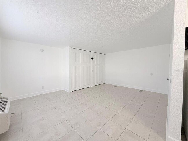 3301 58th Ave S-Unit -301 in St. Petersburg, FL - Building Photo - Building Photo