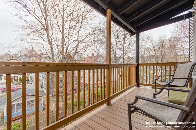 126 Minden St, Unit 3