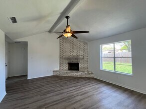 3406 Crestoak Dr in Corpus Christi, TX - Building Photo - Building Photo