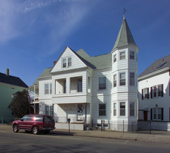 517 S Main St in Fall River, MA - Foto de edificio - Building Photo