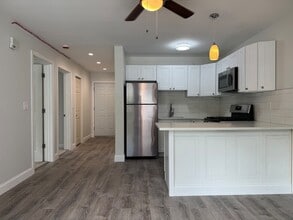 1085 Whalley Ave in New Haven, CT - Foto de edificio - Building Photo