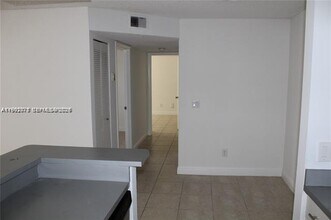 1247 SW 46th Ave in Pompano Beach, FL - Foto de edificio - Building Photo