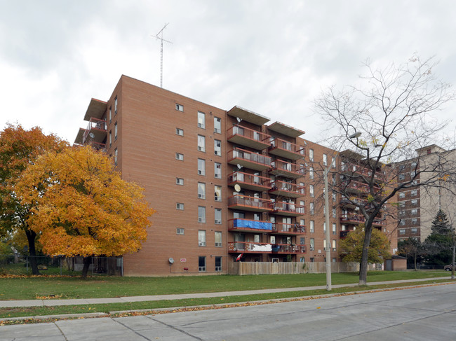 Eastgate Terrace in Hamilton, ON - Building Photo - Building Photo