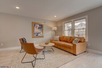 81 Mission St in Montclair, NJ - Building Photo - Building Photo