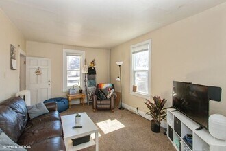 317 N Lucas St in Iowa City, IA - Building Photo - Building Photo