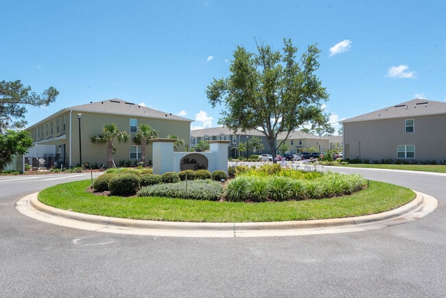 property at 35 Vista Oaks Ln