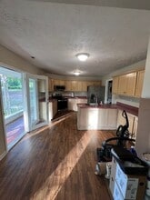 100 Twin Acres Dr, Unit Apt. C. in Fayetteville, NC - Building Photo - Building Photo