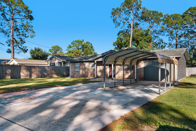 23 Park Cir SE in Fort Walton Beach, FL - Foto de edificio - Building Photo