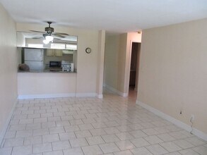 13134 Feather Sound Dr in Ft. Myers, FL - Building Photo - Building Photo