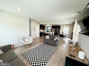 9374 Mulligan Way in Delmar, MD - Building Photo - Building Photo