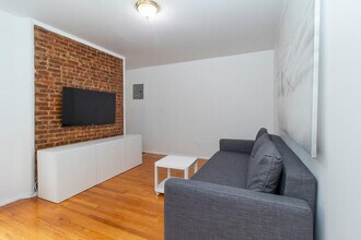 1794 1st Ave in New York, NY - Building Photo - Building Photo