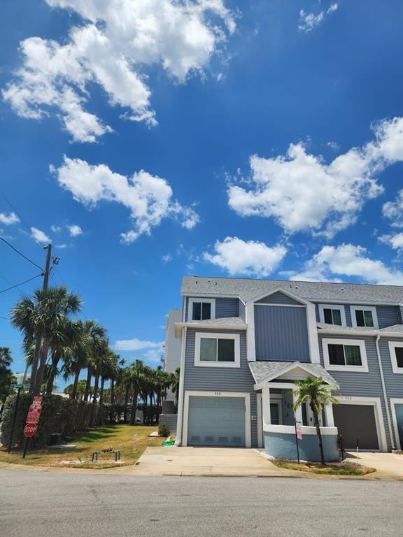 property at 900 Harbour House Dr