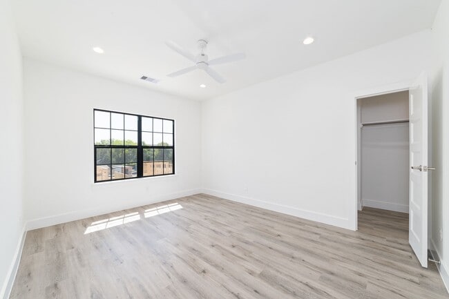 11924 N Hoa Sen Cir