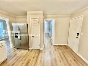 2250 Winthrope Way Dr in Alpharetta, GA - Foto de edificio - Building Photo