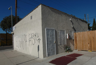 6422 S Main St in Los Angeles, CA - Building Photo - Building Photo