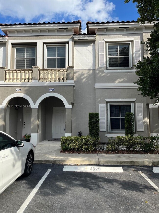 property at 4929 SW 140th Terrace