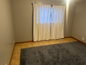 5731 Fenton St in Dearborn Heights, MI - Foto de edificio - Building Photo