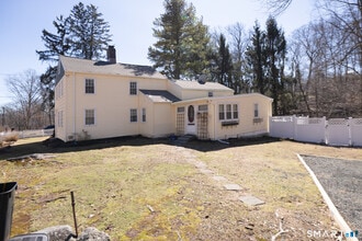 1187 Mt Carmel Ave in North Haven, CT - Building Photo - Building Photo