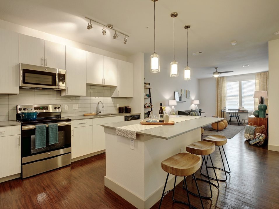 10831 S I-35 Frontage Rd-Unit -188511-1008 in Austin, TX - Building Photo
