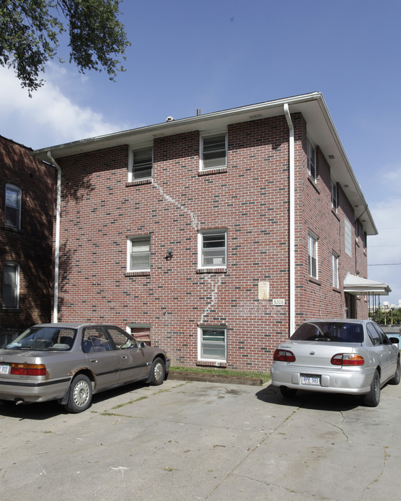 3208 Marcy St in Omaha, NE - Foto de edificio