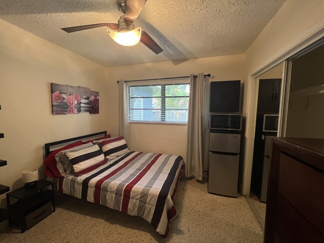 900 NE 85th St in Miami, FL - Building Photo - Building Photo