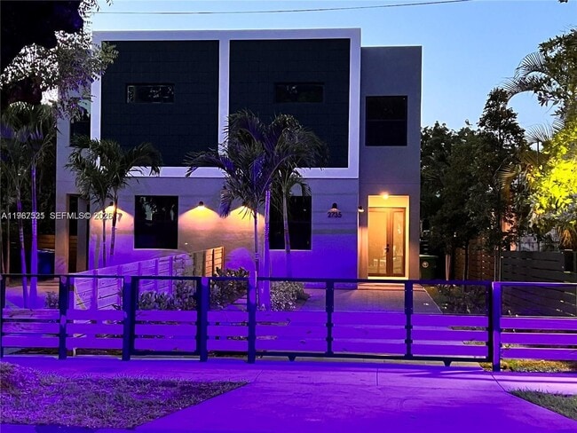 2737 SW 2nd St in Miami, FL - Building Photo - Building Photo