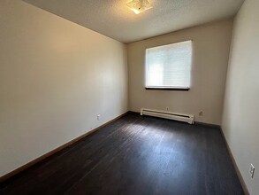 1321 Division St in Hopkins, MN - Building Photo - Building Photo