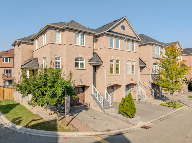 3450 Redpath Cir in Mississauga, ON - Building Photo - Building Photo