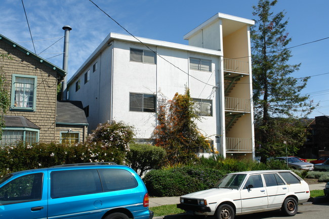 1947 Oregon St in Berkeley, CA - Building Photo - Building Photo