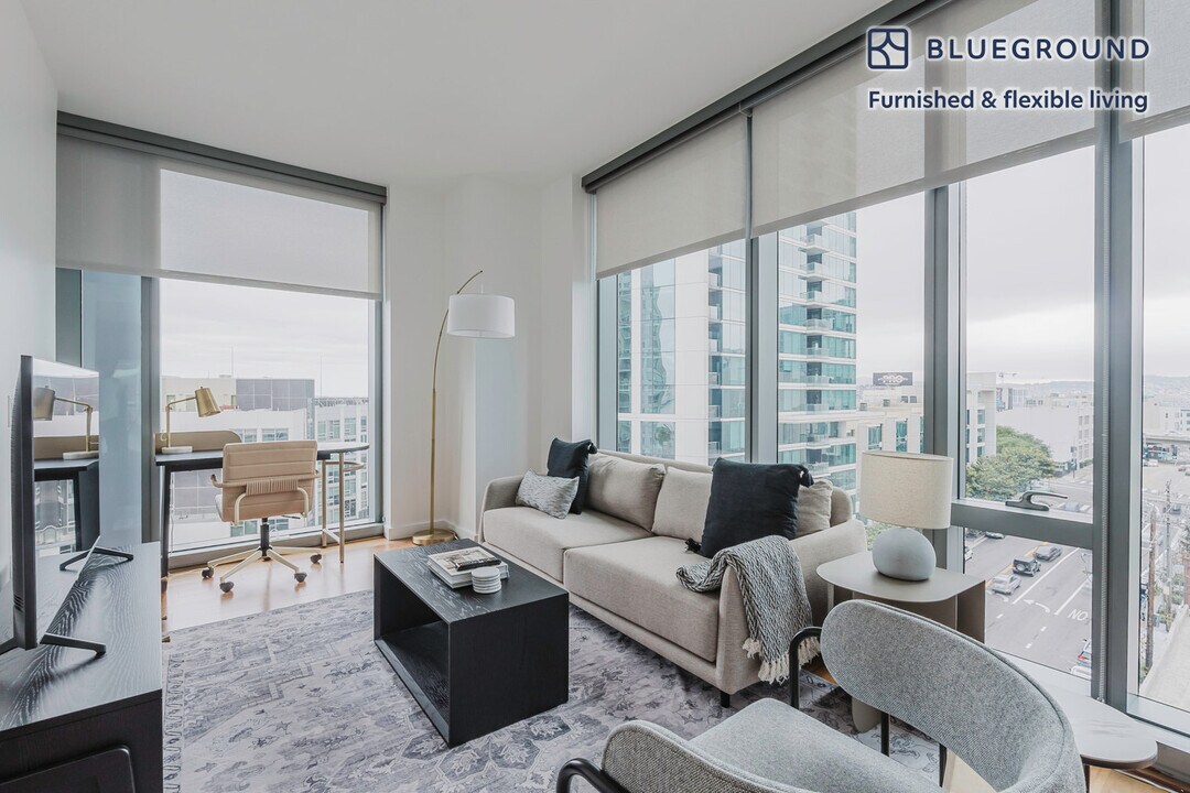 399 Fremont St in San Francisco, CA - Building Photo