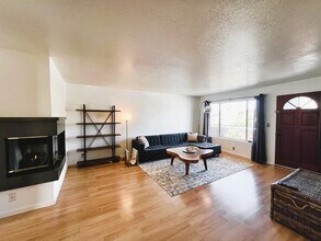 1217 20th St, Unit 302 in Santa Monica, CA - Foto de edificio - Building Photo