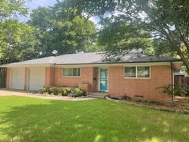 1303 Cleveland Ave in Stephenville, TX - Building Photo