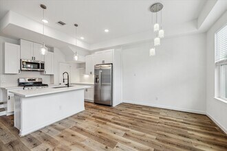 2333 Hoskins Dr in Houston, TX - Building Photo - Building Photo