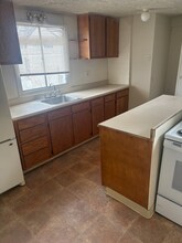 1852 Beechmont St in Keego Harbor, MI - Foto de edificio - Building Photo