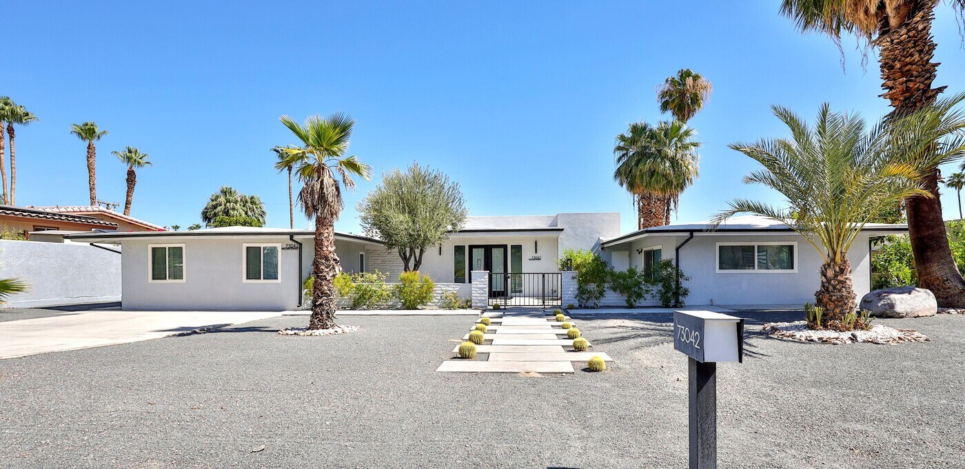 73042 Willow St in Palm Desert, CA - Building Photo