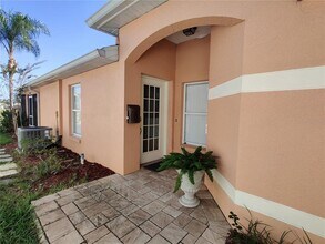 10824 Collar Dr in San Antonio, FL - Building Photo - Building Photo